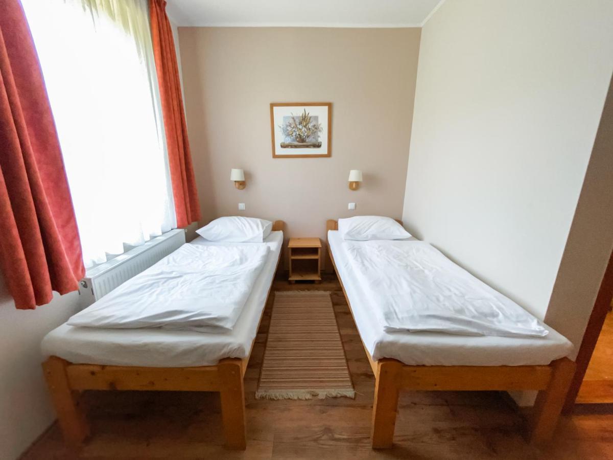 Anna Panzio Hotel Dunavarsany Luaran gambar