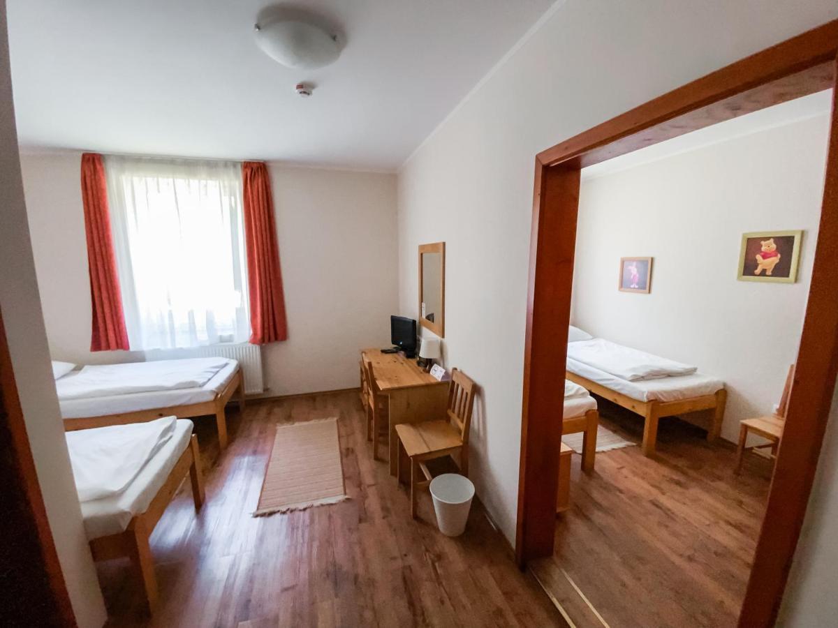 Anna Panzio Hotel Dunavarsany Luaran gambar