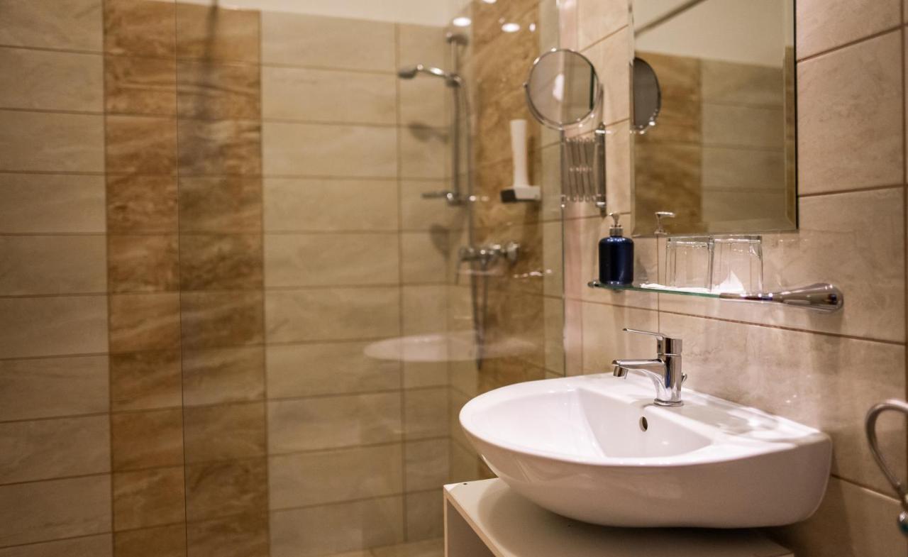 Anna Panzio Hotel Dunavarsany Luaran gambar